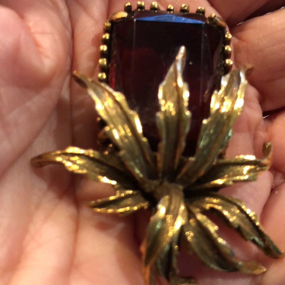 Vintage pin with clasp / Vintage ring 7 rings on clasp.Estate sale/ As Is.